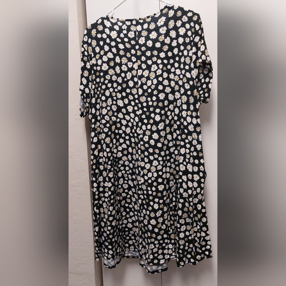 Vibe Sportswear Black Floral Keyhole Swing Dress Size 3X has Pockets - Picture 5 of 7